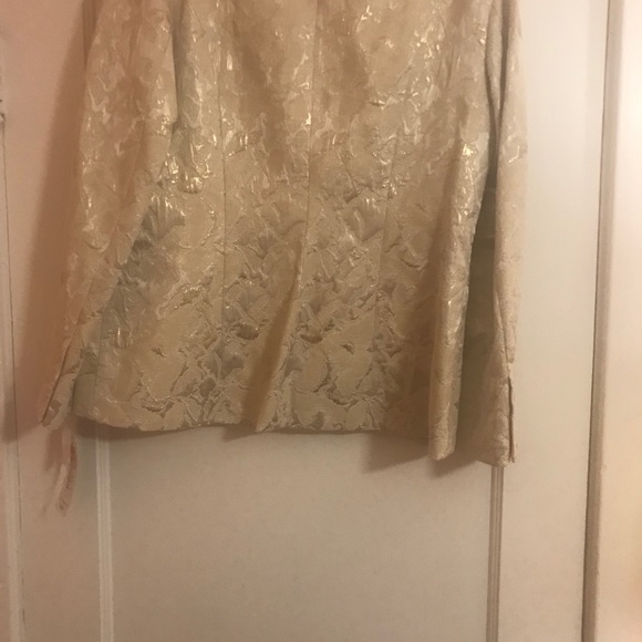 Blazer - Picture 2 of 2